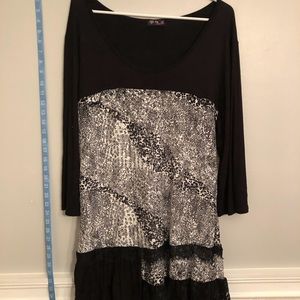 Black and white, lace, stretch plus-sized tunic.